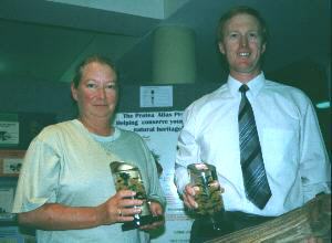 Lyn McCallum and Nigel Forshaw - Photo: Ingi Deutschlander